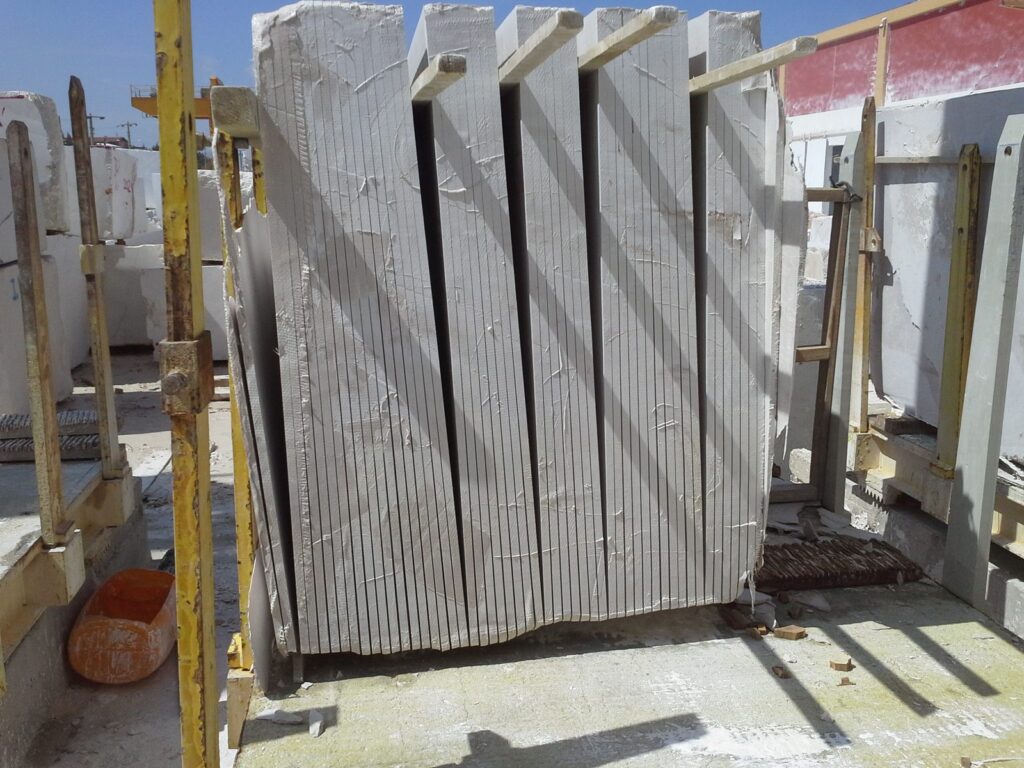 Gangsaw cut marble slabs